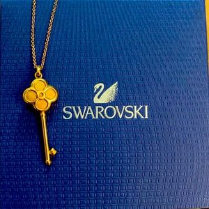SWAROVSKI KEY PENDANT-ROSE GOLD COLOR